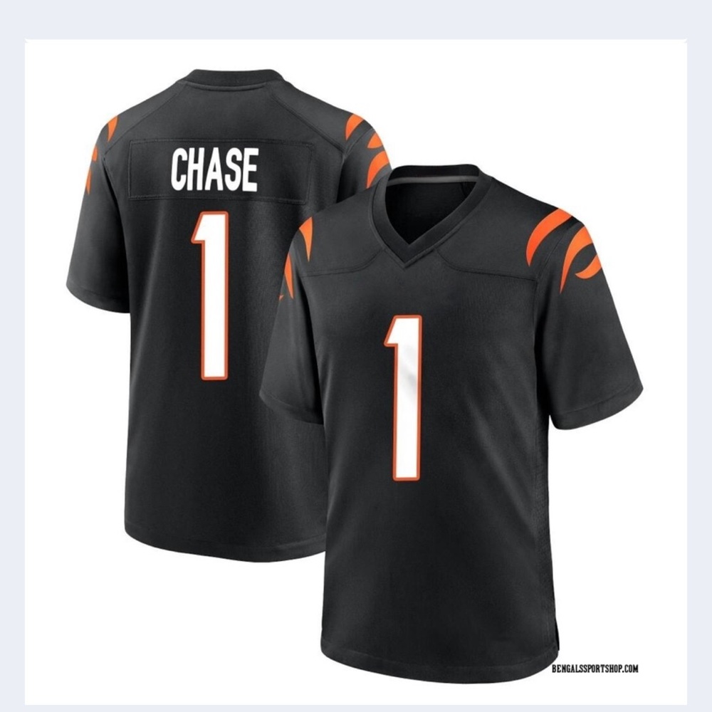 Bengals Ja’Marr Chase Jersey T-shirt. Very stretchy material. Size Youth Large.